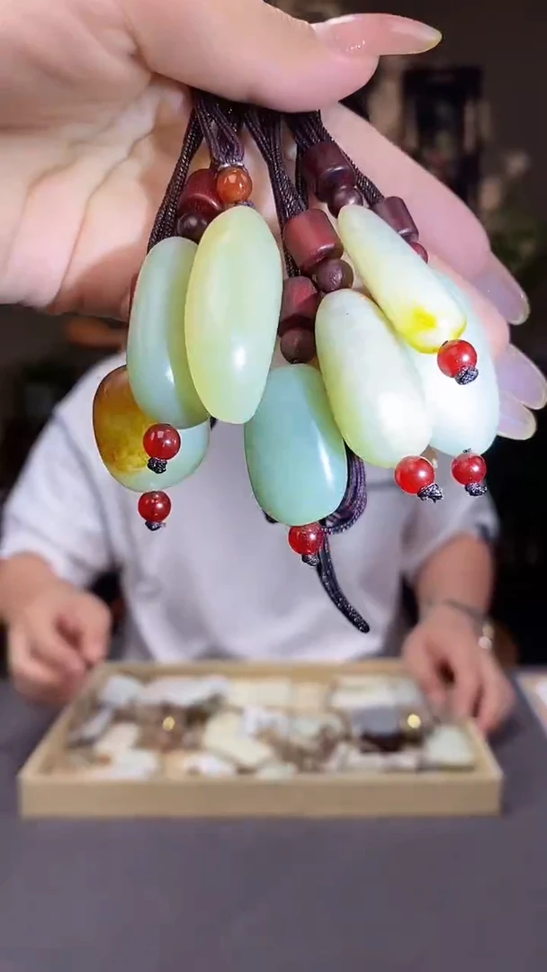 和田玉未镶嵌颈饰C024