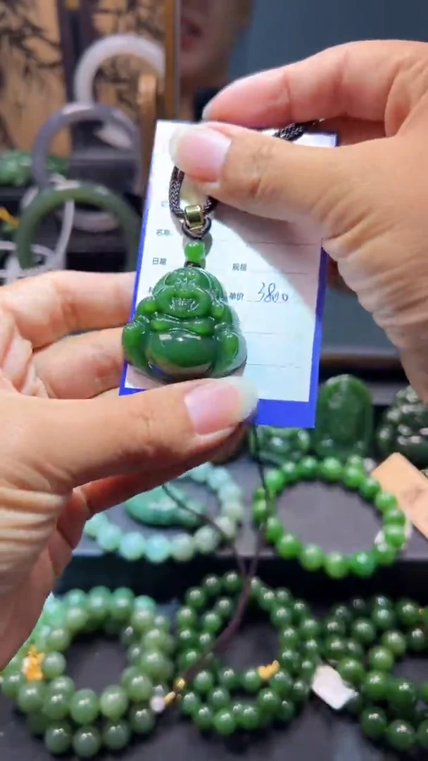 和田玉（碧玉）未镶嵌颈饰1