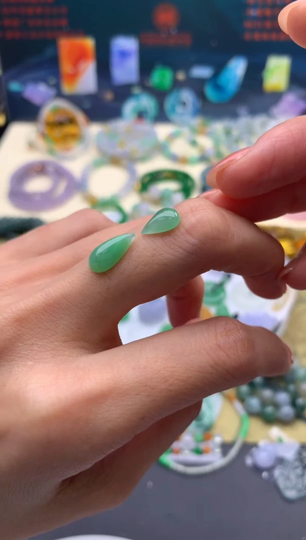 定制翡翠未镶嵌翡翠多样性发一套