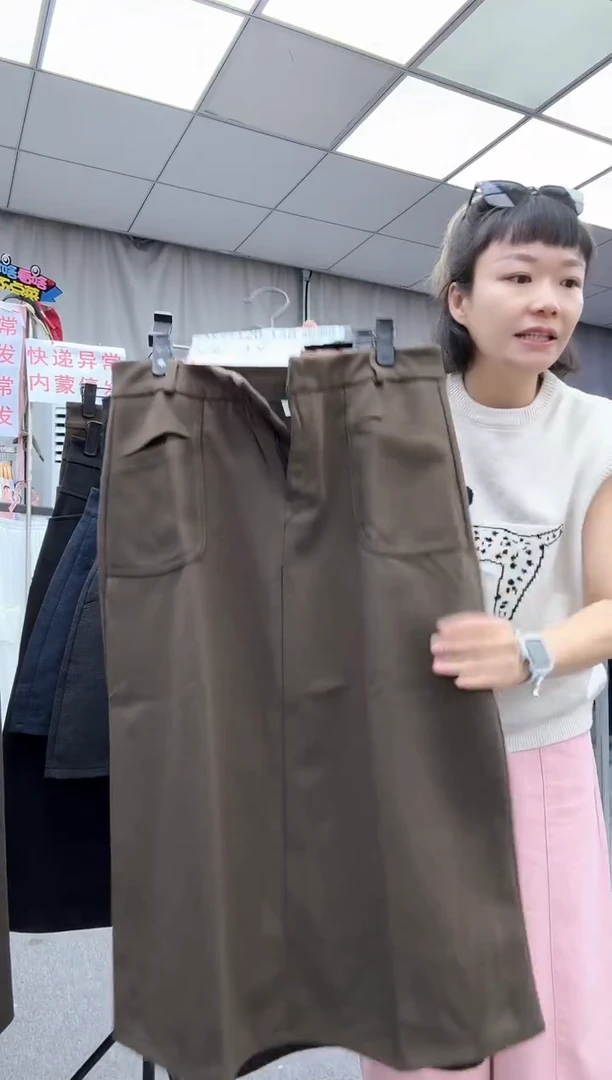 XXL码    两件长款  不分颜色   随机发两件
