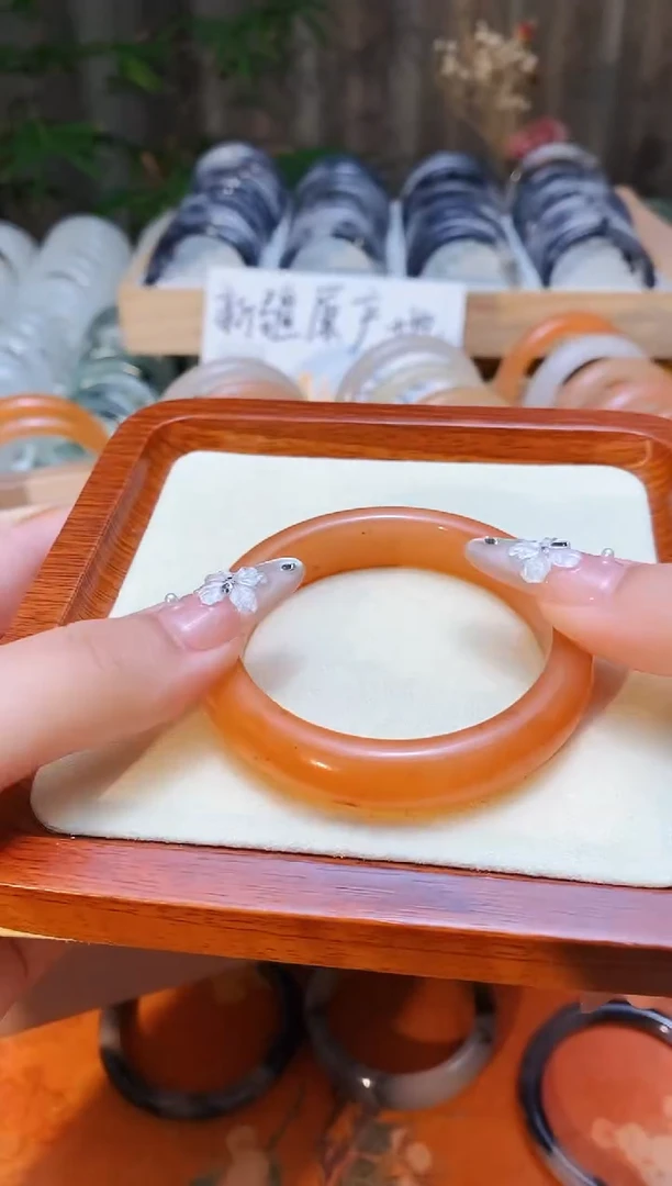 未镶嵌手镯石英质玉a****656