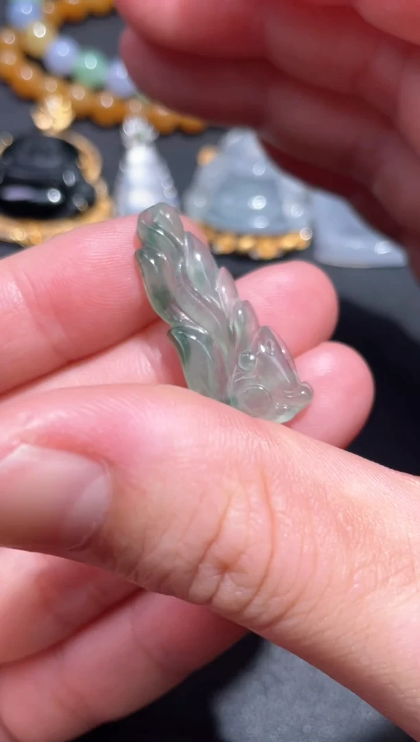 颈饰未镶嵌翡翠1