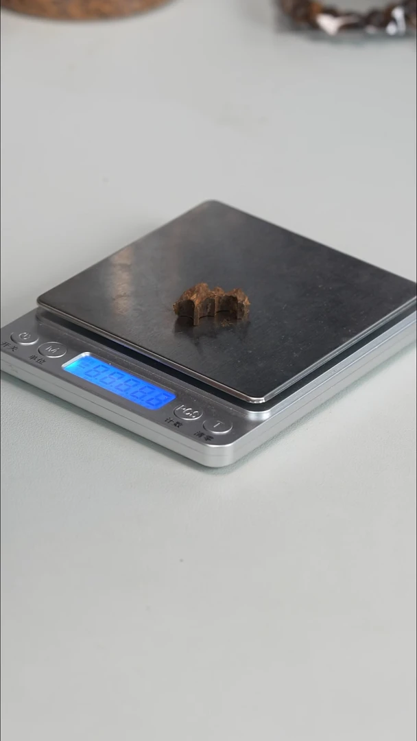 一木一天堂 东马沙捞越料1g(形状随机)