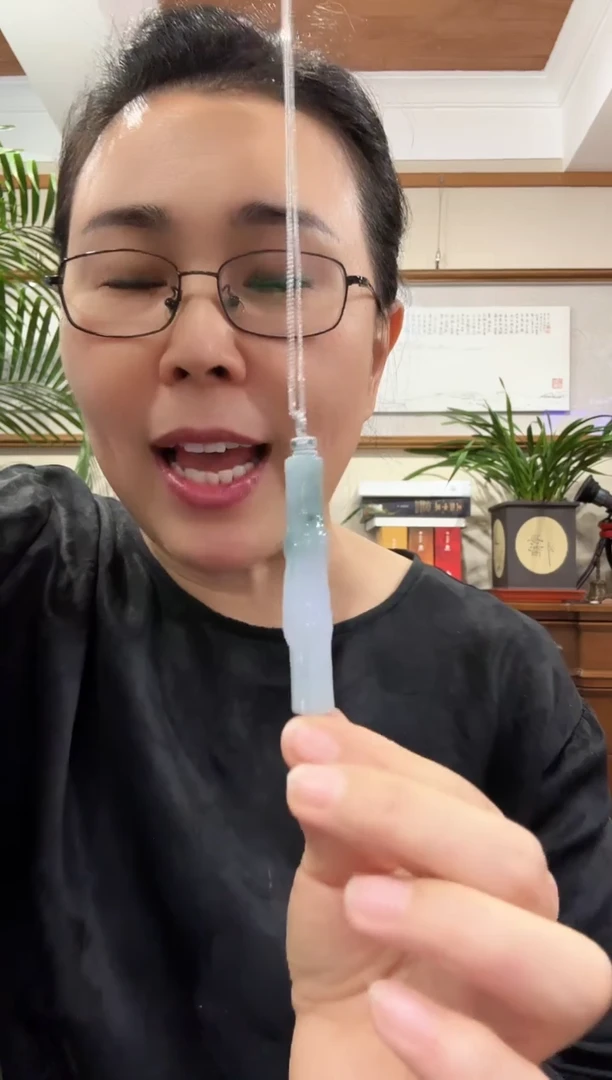 翡翠未镶嵌颈饰国风