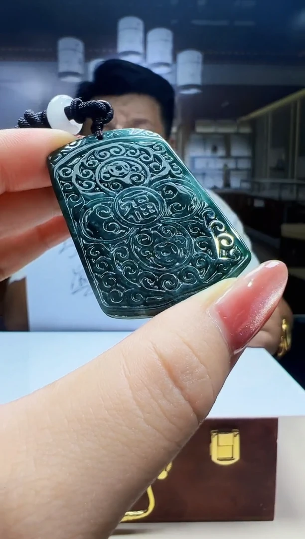 翡翠未镶嵌颈饰0483051840