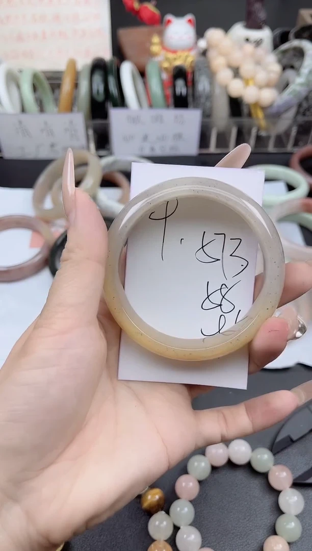 未镶嵌手镯石英质玉573