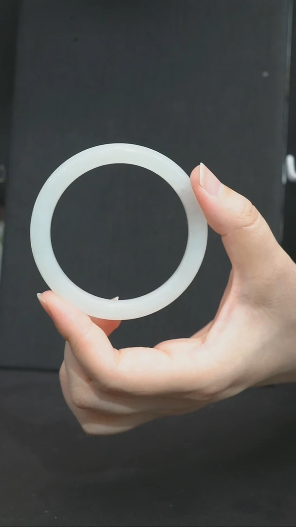 和田玉手镯未镶嵌58圈口