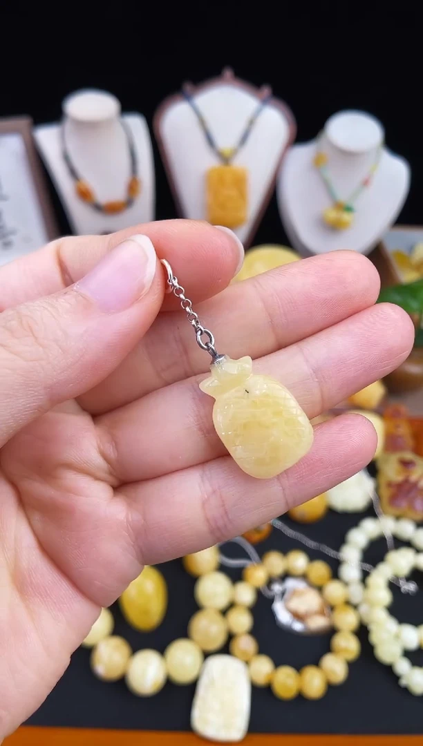 琥珀未镶嵌珠宝奇石柒月