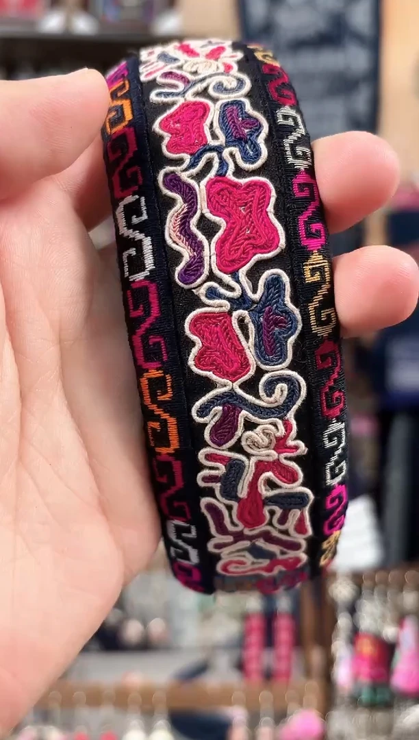 织绣民族风非遗老绣饰品240