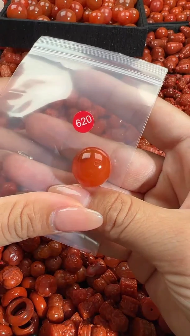 颈饰未镶嵌南红玛瑙1