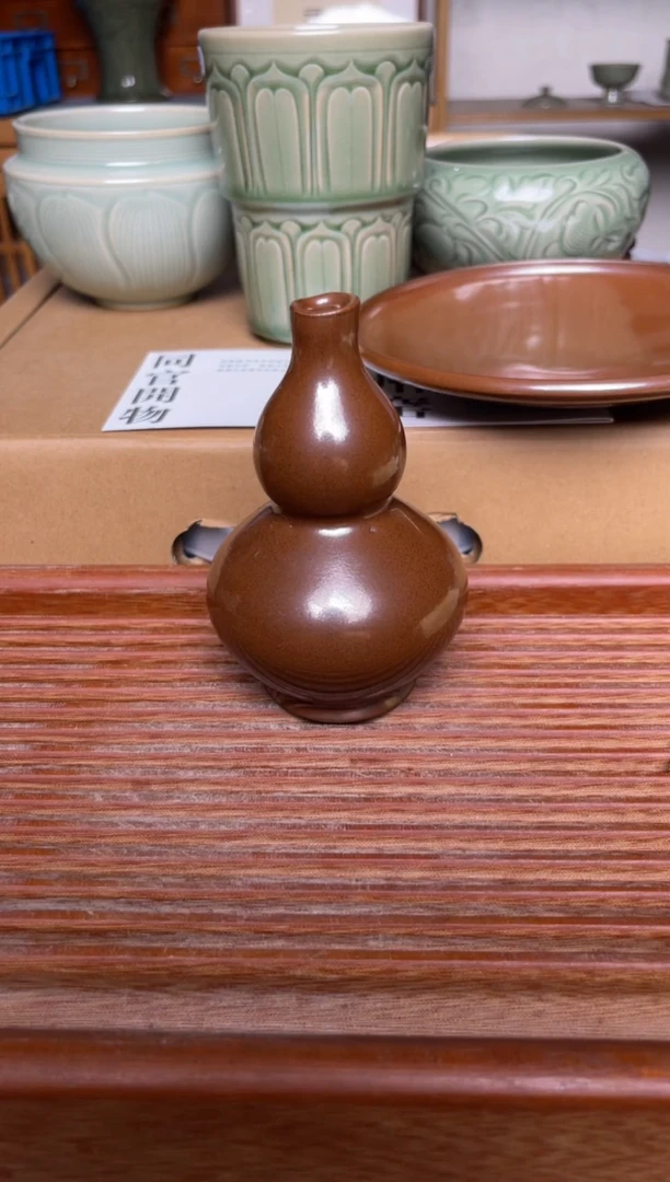 瓷器473纯手工紫金釉葫芦瓶 瑕疵