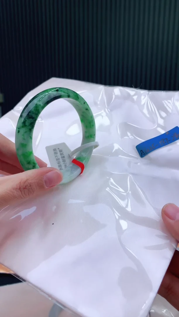 未镶嵌手镯翡翠59