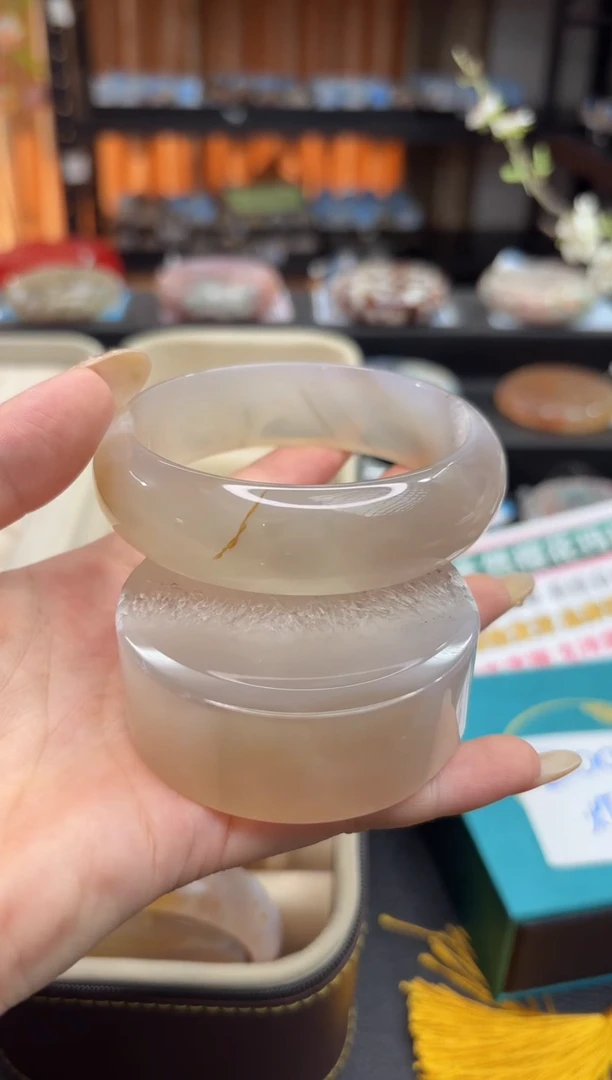 未镶嵌手镯石英质玉A156(62圈赠送镯心)