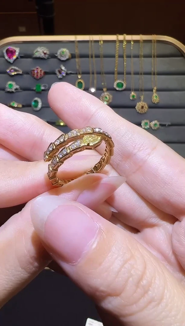 18K金镶嵌戒指/指环钻石0.19ct