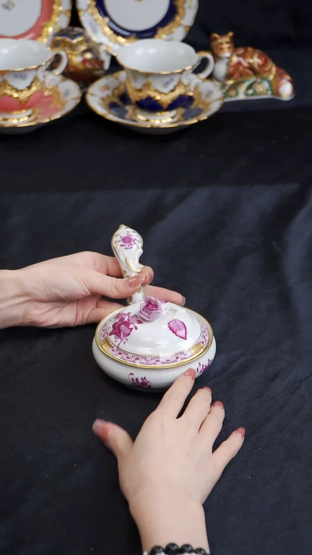 骨瓷婷婷中古器物如图所示83