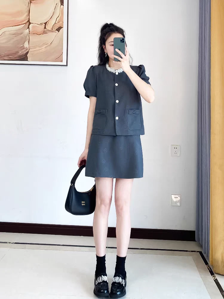 韩系小众减龄小香风套装裙2025夏季新款短袖花朵领西装半裙两件套