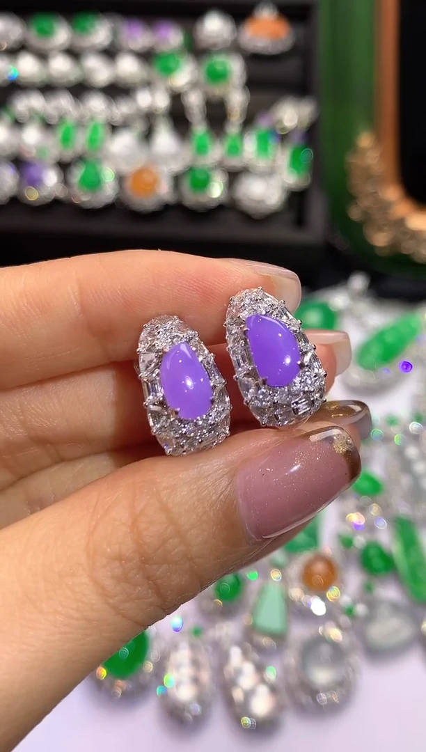 18K金镶嵌翡翠耳饰翡翠