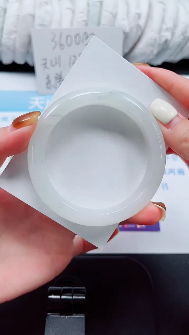 未镶嵌手镯石英质玉24-56.6