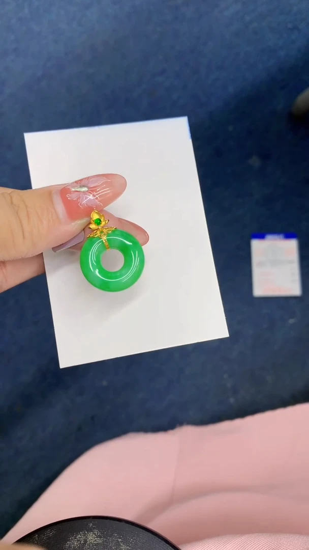 颈饰18K金镶嵌翡翠1