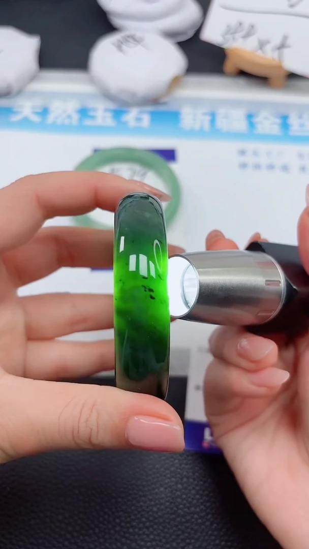 【闪购商品】和田玉手镯未镶嵌580