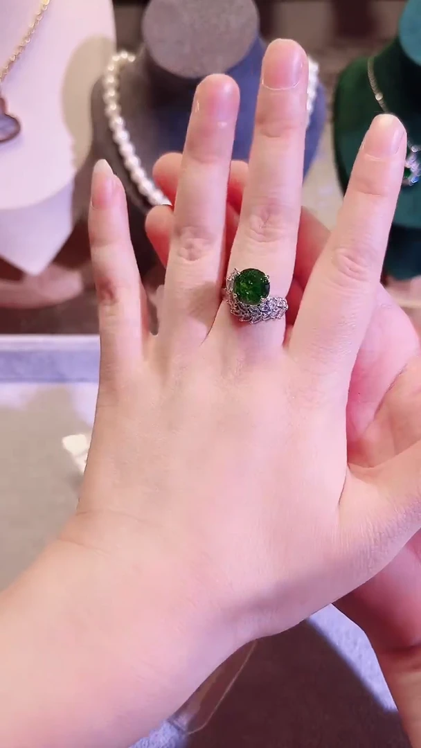 无925银时尚饰品如图所示