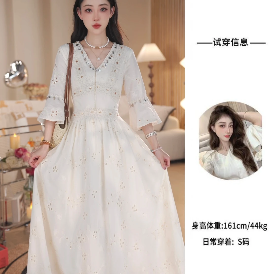 珩绣【春野闲踪】轻奢气质重工女装2025新款优雅收腰连衣裙JR-0440