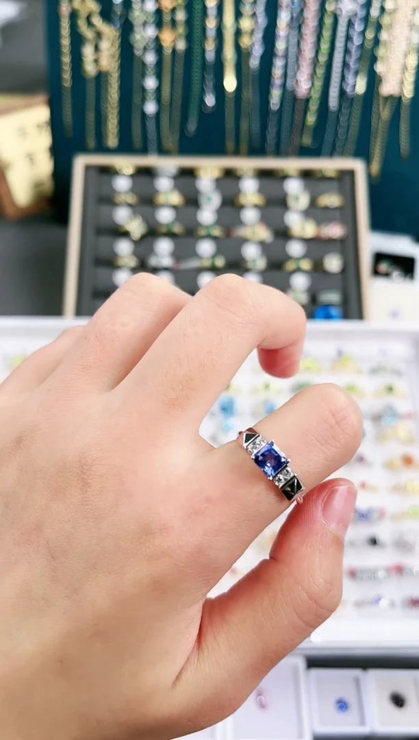 蓝宝石戒指银S925镶嵌A001