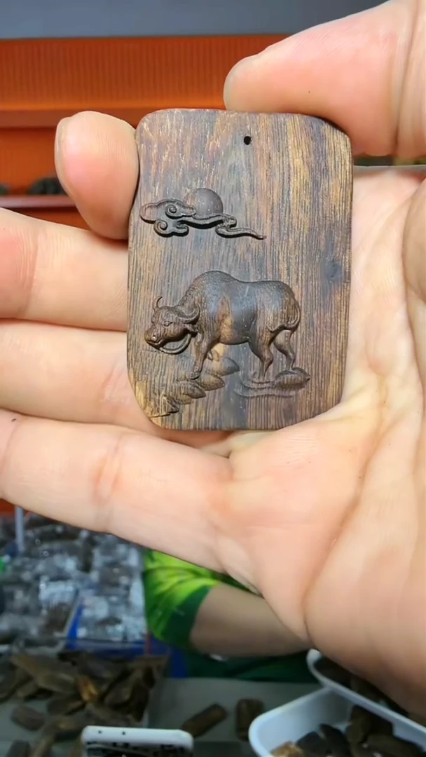 沉香吊坠151号红土生肖牛多样性发一