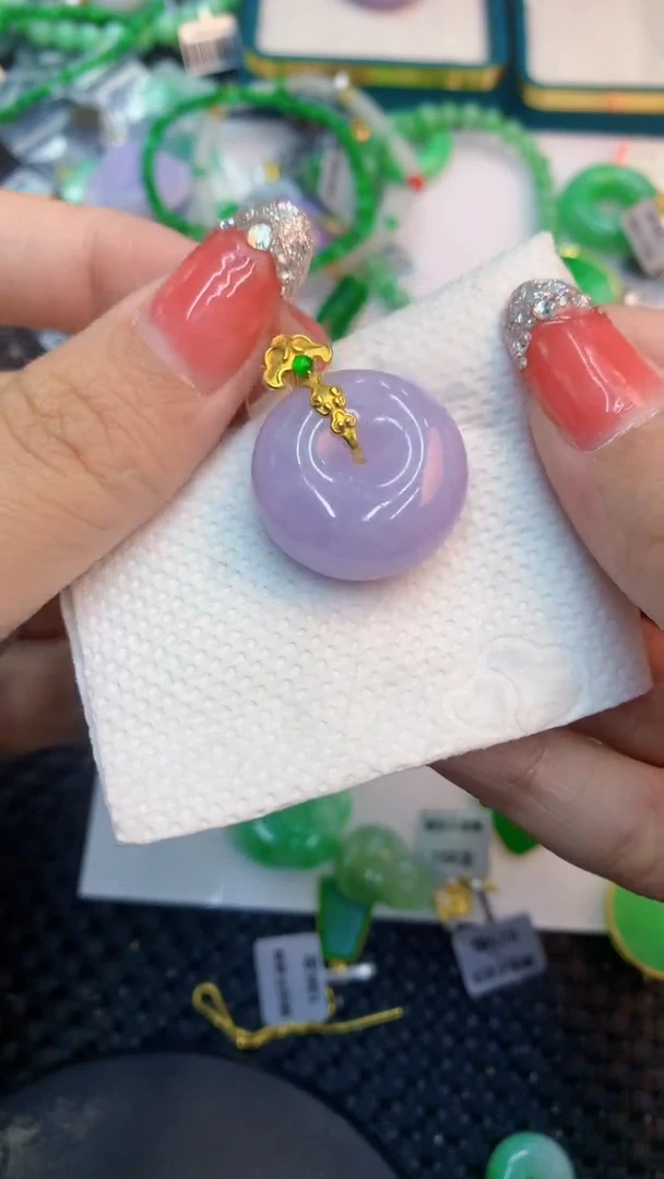 颈饰18K金镶嵌翡翠1