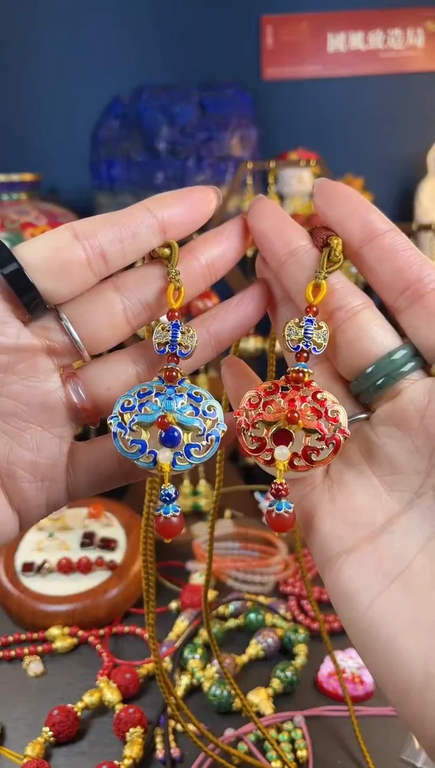 【闪购商品】蓝色团秀吊坠+红色团秀吊坠