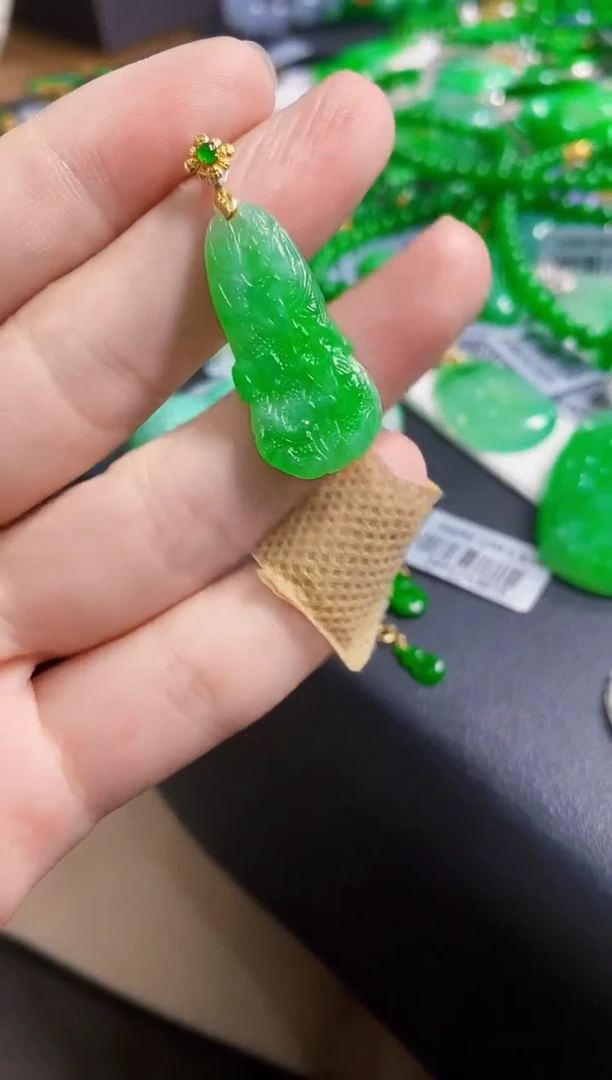 定制翡翠18K金镶嵌白菜