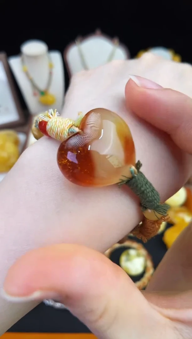 琥珀未镶嵌珠宝奇石柒月