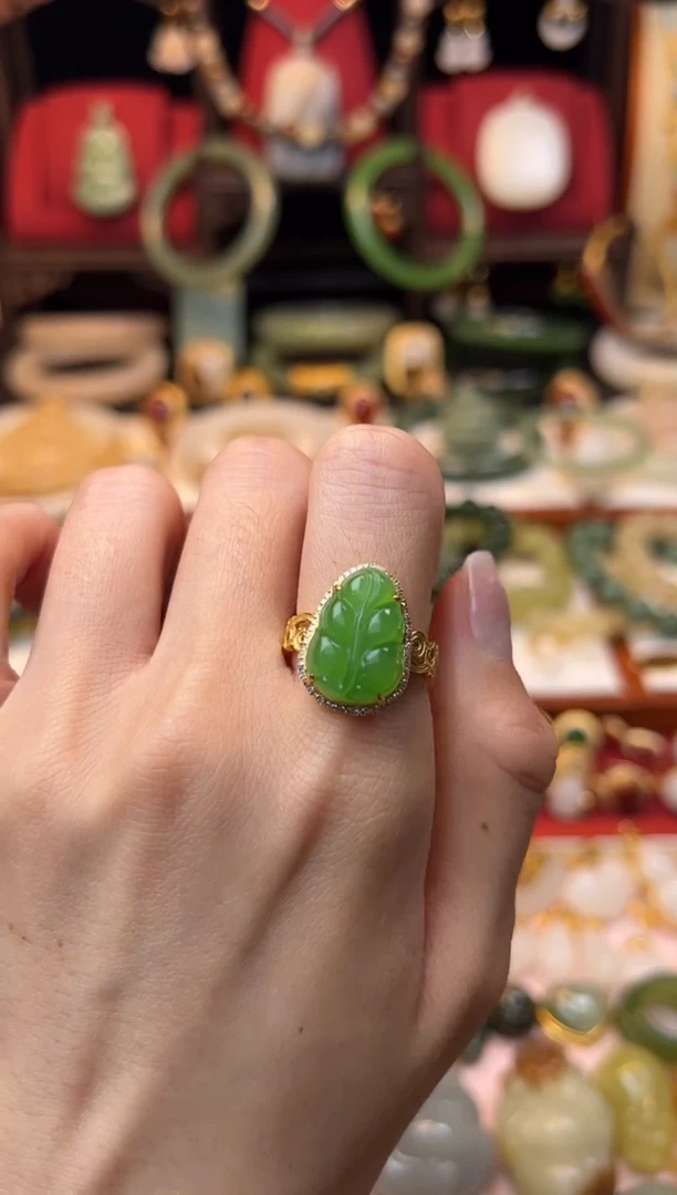 【闪购商品】和田玉戒指18K金镶嵌1