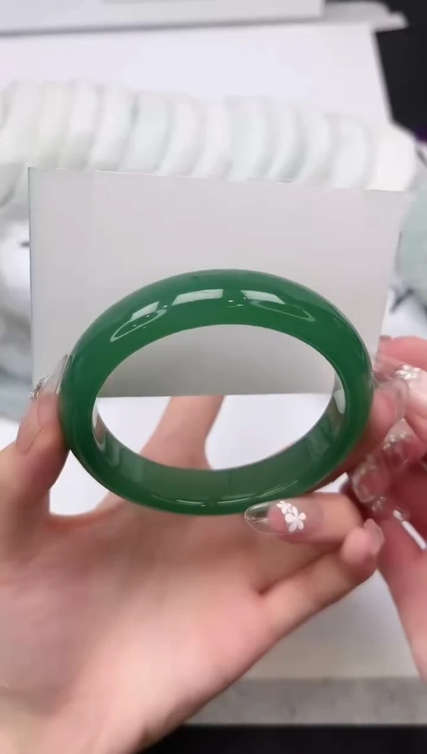 未镶嵌手镯石英质玉118-58.6