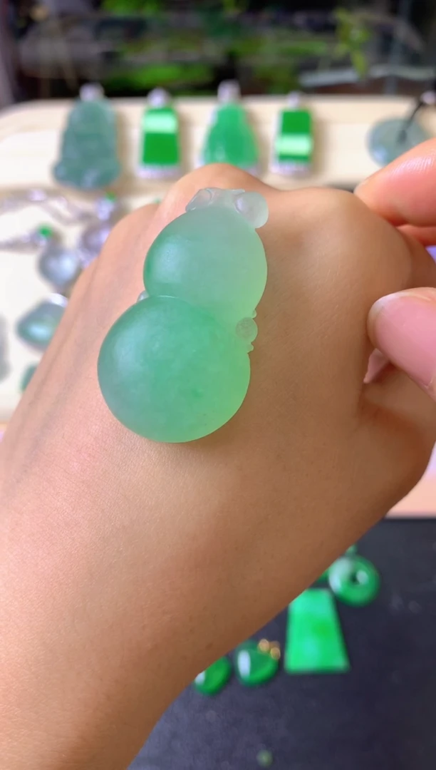 定制翡翠未镶嵌笑*毛货抛光总40000 定10000