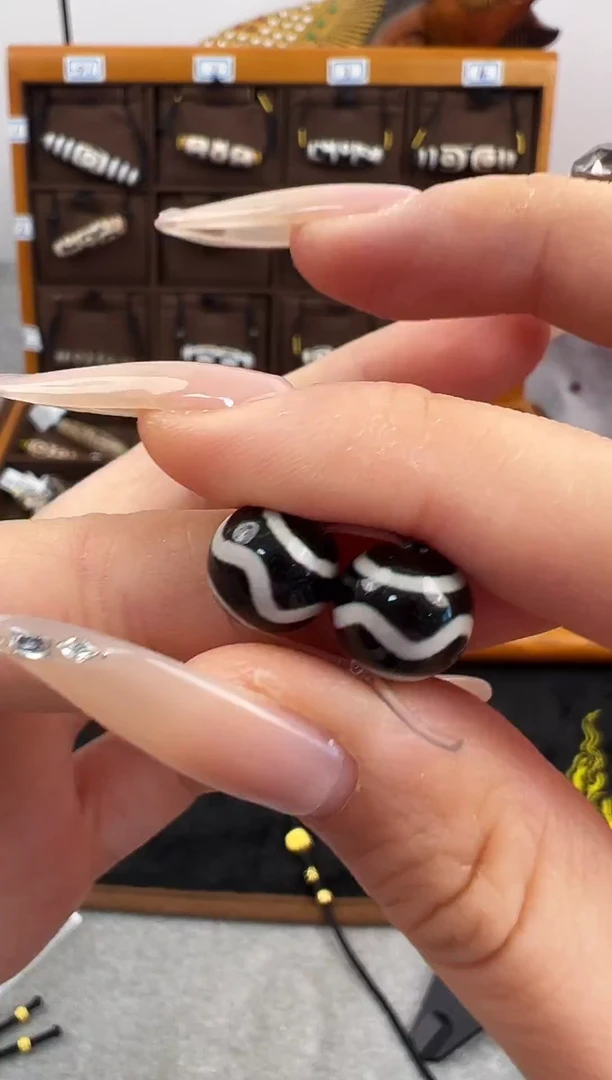 玛瑙/玉髓（覆膜）颈饰未镶嵌43微瑕随机发货