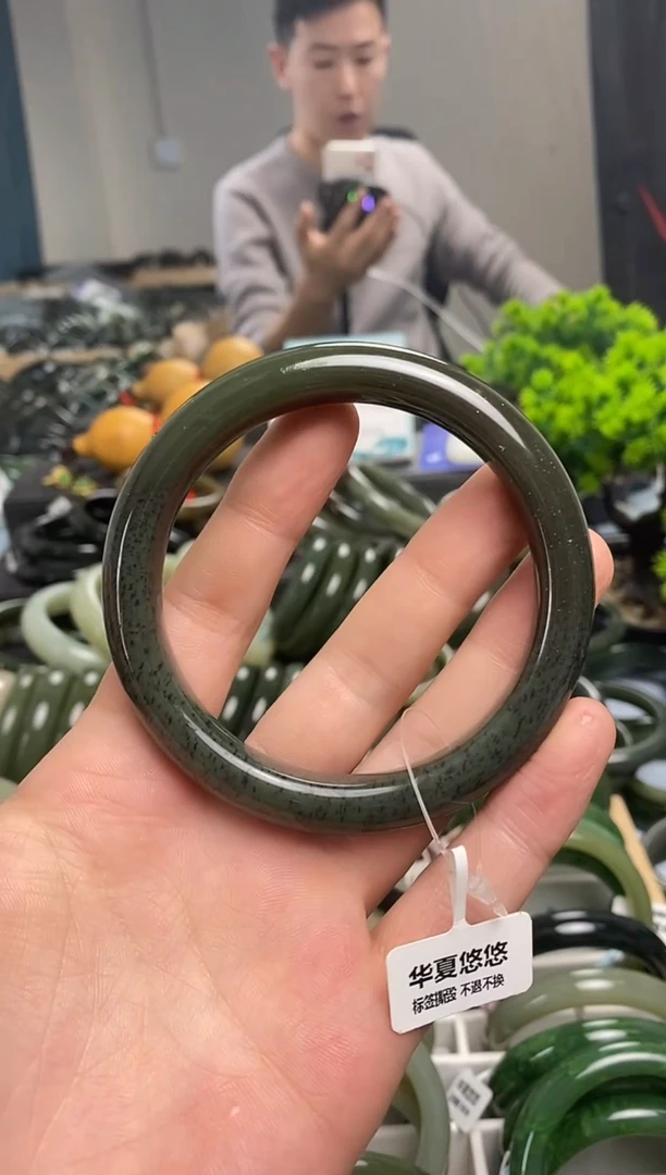 未镶嵌手镯和田玉63.8