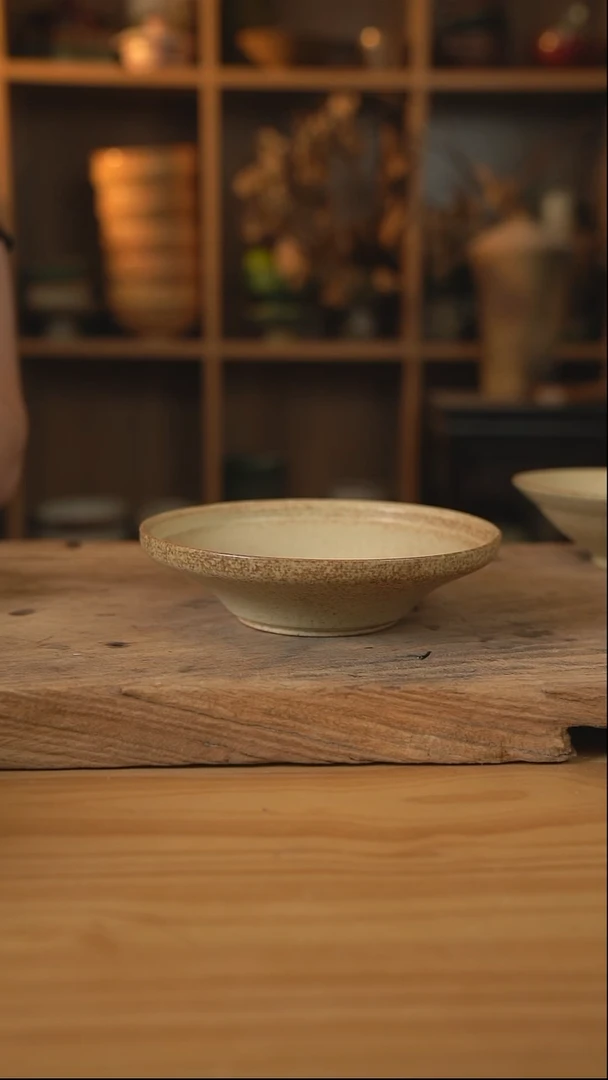 沙漠落日黄的7.5英寸利口深盘