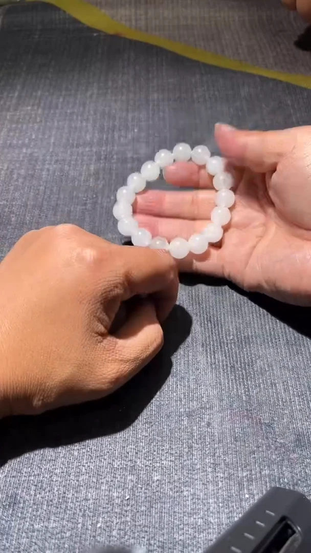 颈饰未镶嵌和田玉手串
