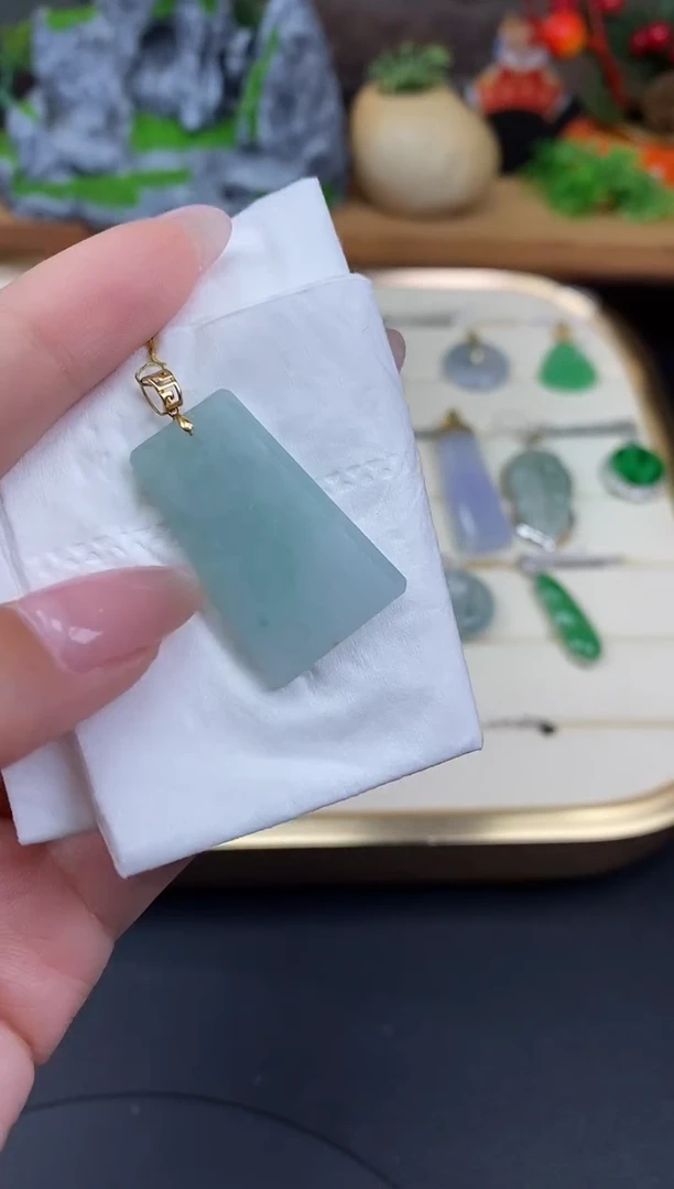 吊坠(不含链)18K金镶嵌翡翠无事牌18K金扣镶嵌@@CMT