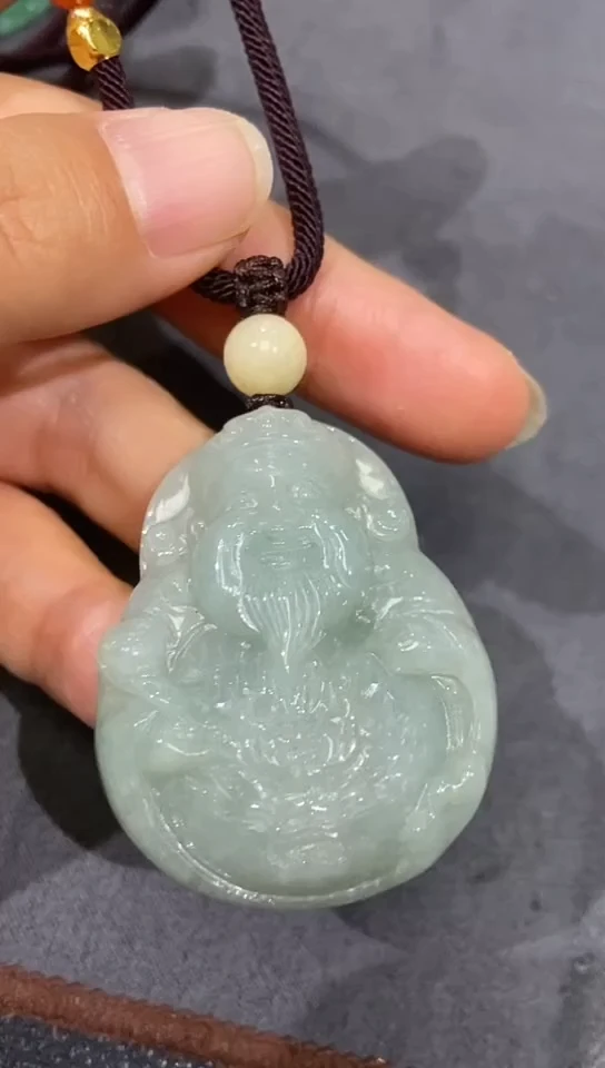 翡翠未镶嵌颈饰草**糖翡翠