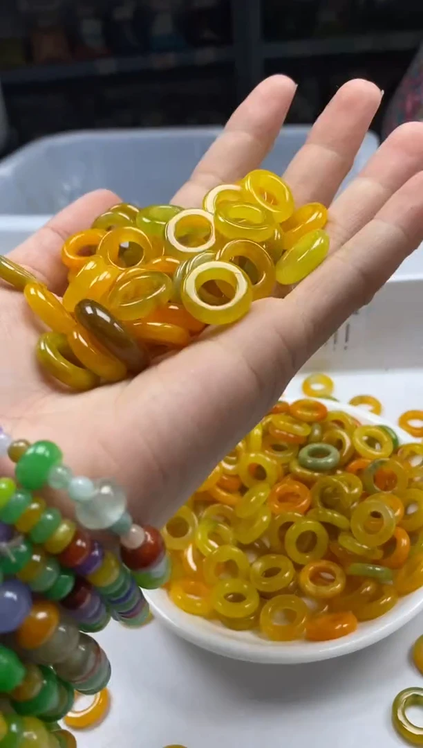 翡翠未镶嵌颈饰x1072翡翠黄翡大跑环*1个