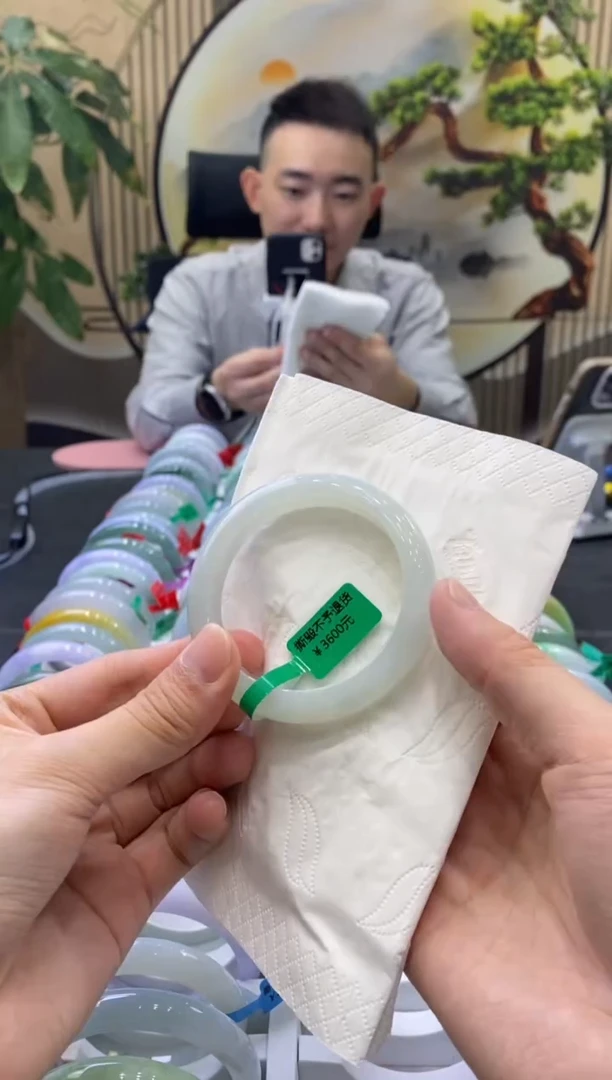 未镶嵌手镯翡翠5695