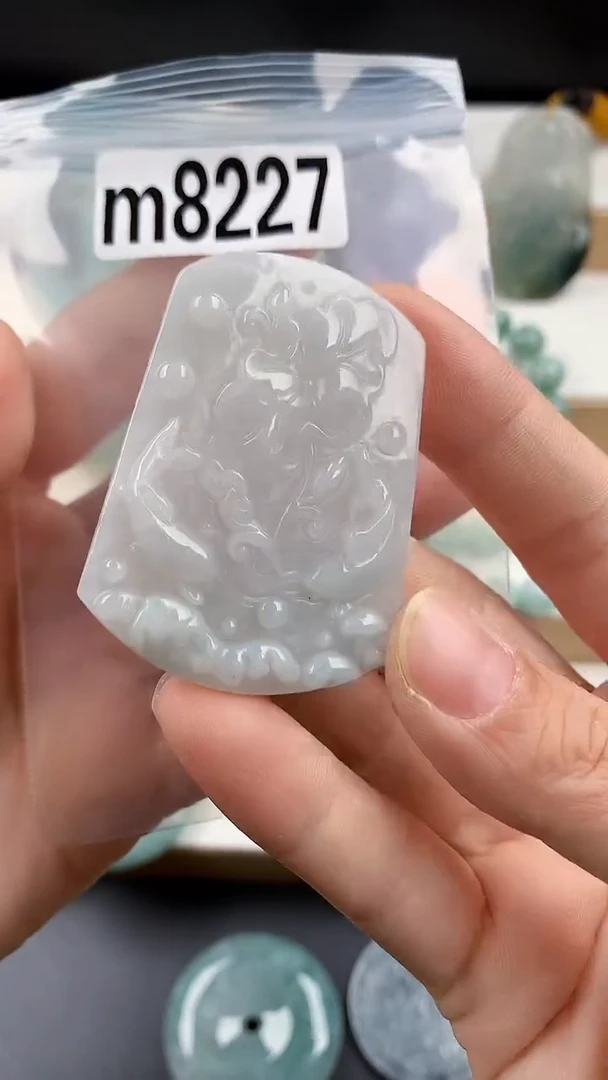颈饰未镶嵌翡翠天然翡翠吊坠挂件