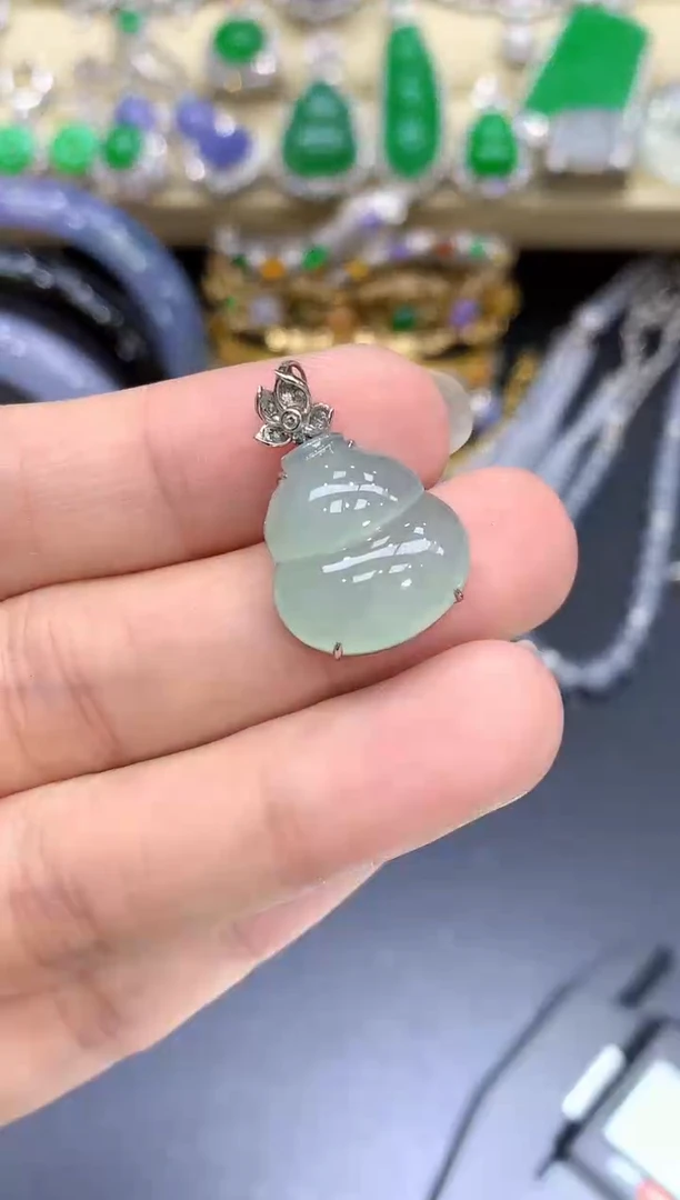 颈饰18K金镶嵌翡翠380-中国好珍宝
