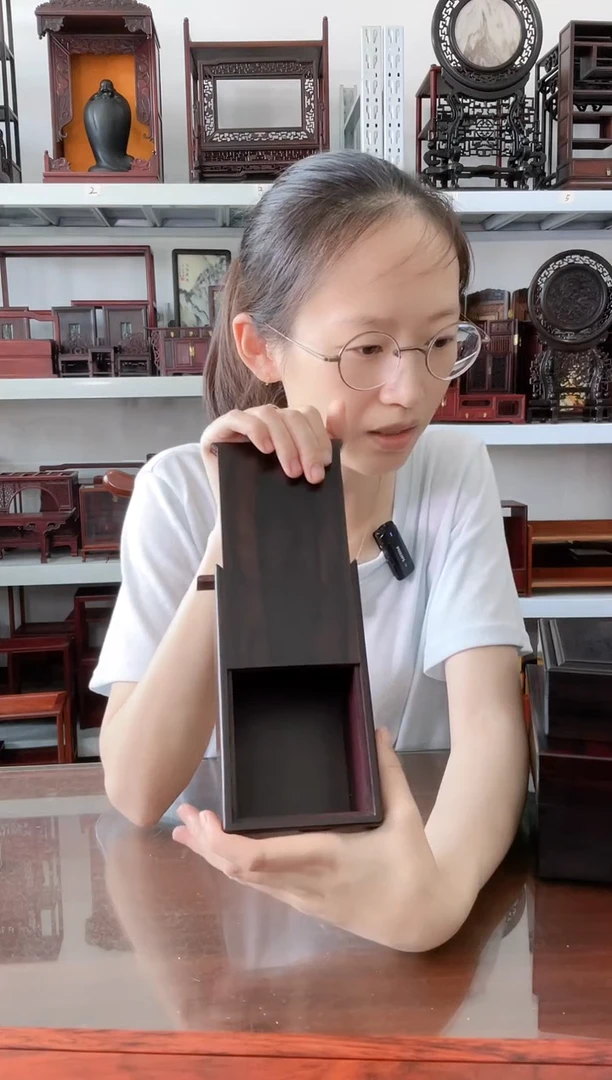 卢氏黑黄檀（大叶紫檀）黎*.独板机关盒16*9*7     130