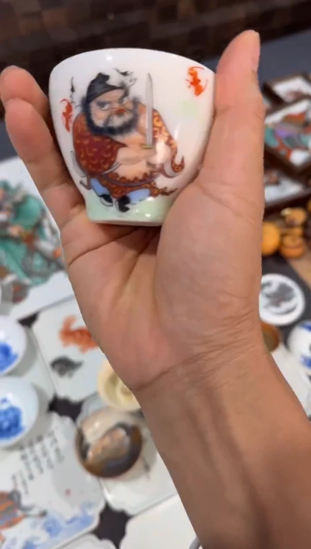 以笔为心，以瓷为纸。