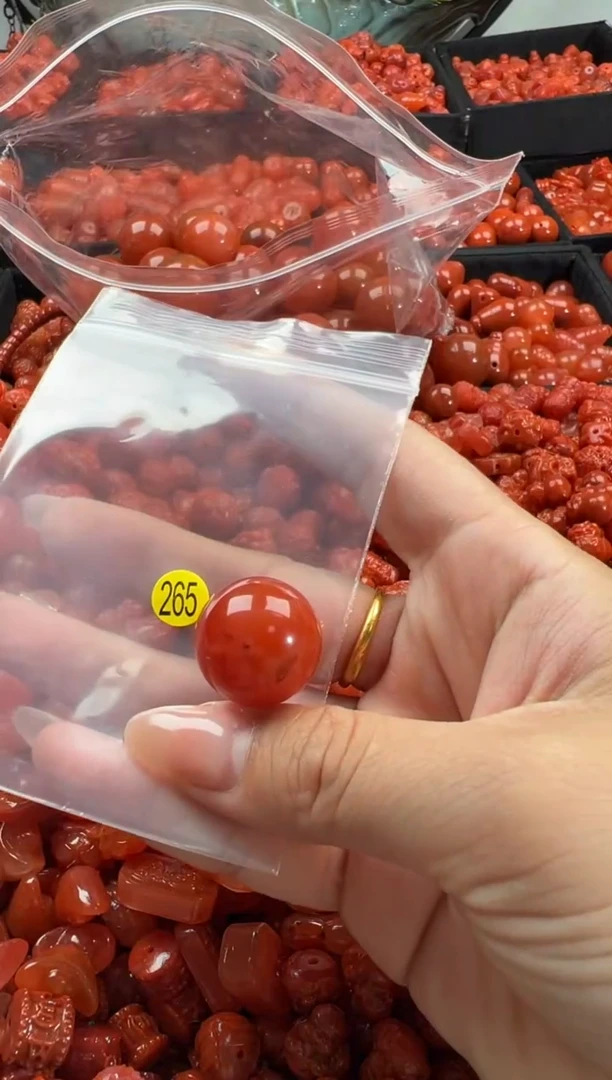 颈饰未镶嵌南红玛瑙1