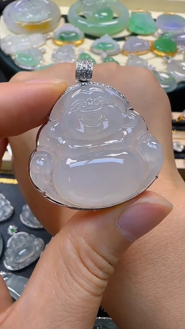 翡翠18K金镶嵌颈饰佛公