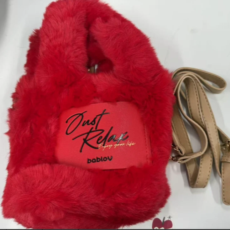 bablov花伴森毛绒包保温杯红色